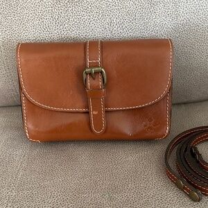 Patricia Nash EUC Leather Crossbody Wallet - Tan